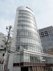 493515